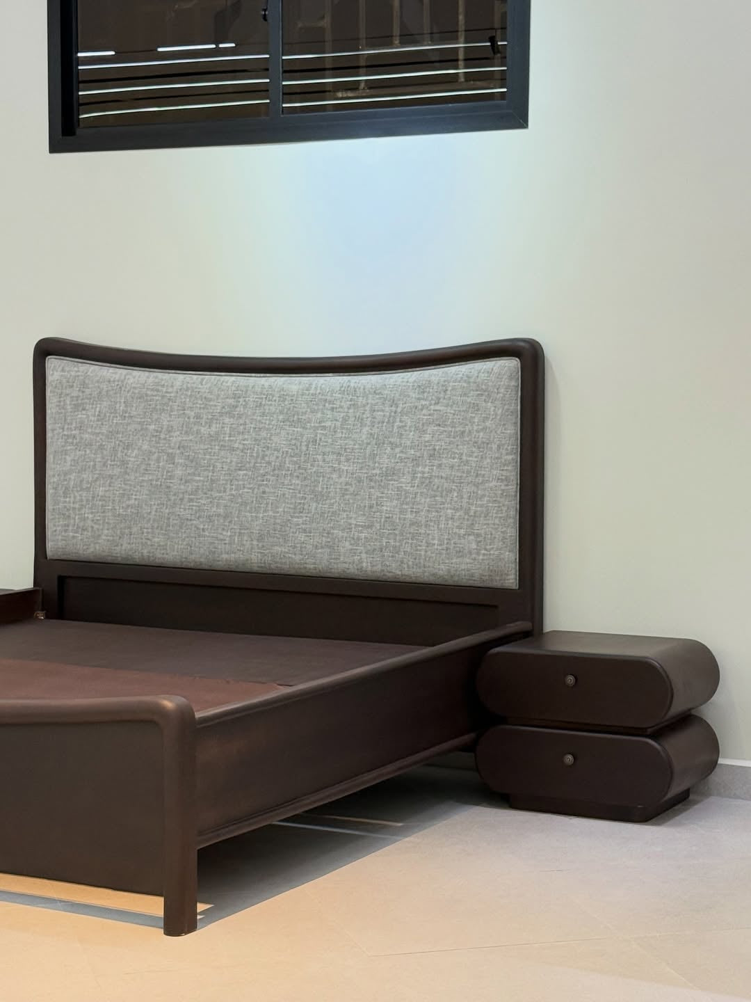 Noble Wood Eclipse Luxe Bed