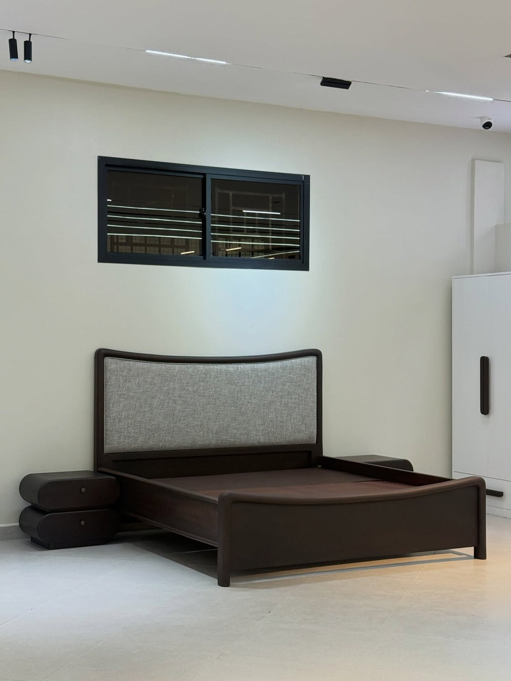 Noble Wood Eclipse Luxe Bed